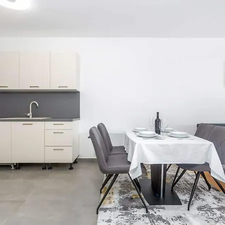 Ervin Apartman